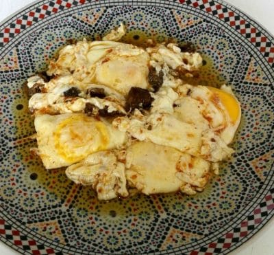 Omelette au Khliî ( Viande Séchée et Confite à la marocaine)