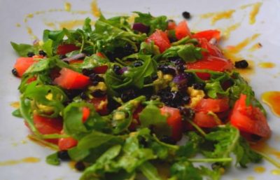 Salade de Roquette aux Raisins et Avocat