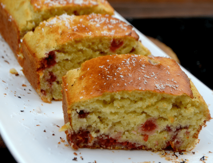 Gâteau Moelleux Aux Framboises à la Noix de Coco