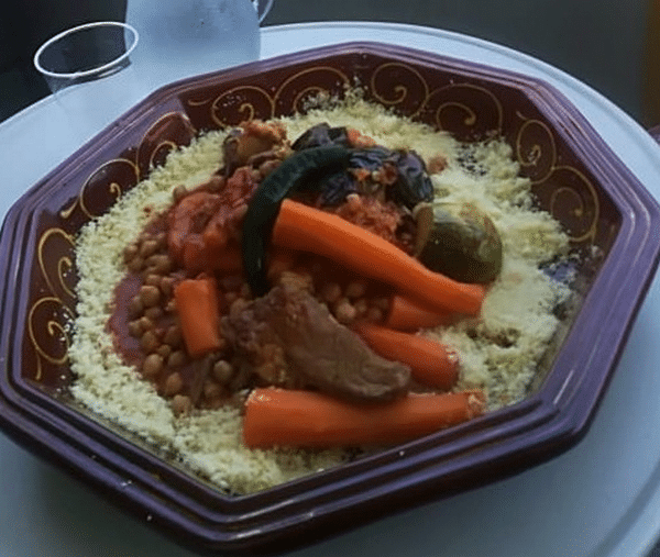 Recette Couscous Tunisien Traditionnel A vec la Sauce Rouge épicée