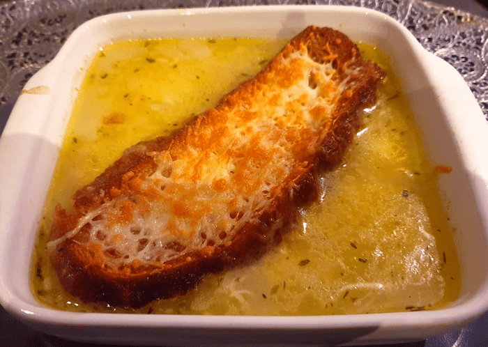 Soupe à l’Oignon Facile Et Réconfortante