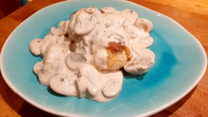 Escalope de Poulet à La Crème Fraiche et Champignons