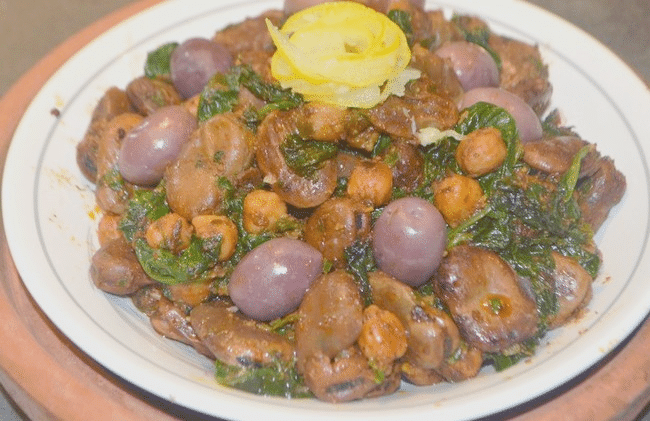 Salade de Fèves Et Aux Épinards Cuite À La Marocaine