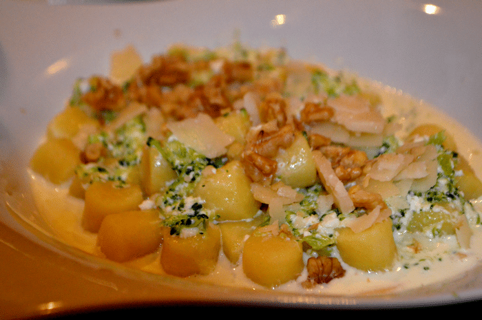 Gnocchis Pâtes à La Crème Blanche AU Parmesan