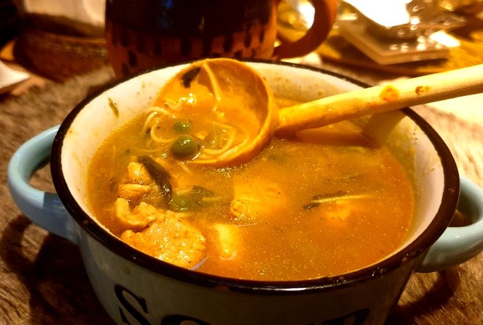 Soupe de Poulet et ChaâRriya avec Tedouira (Style marocain)